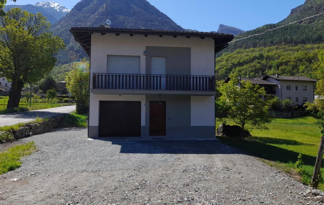 Villa Vue Du Chateau Fénis Exterior foto